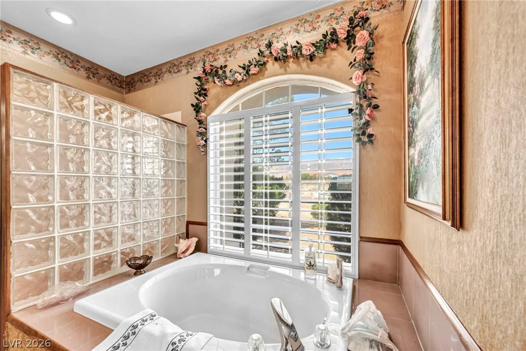 6240 Hualapai, Las Vegas, NV 89149