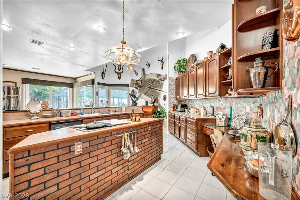 6240 Hualapai, Las Vegas, NV 89149