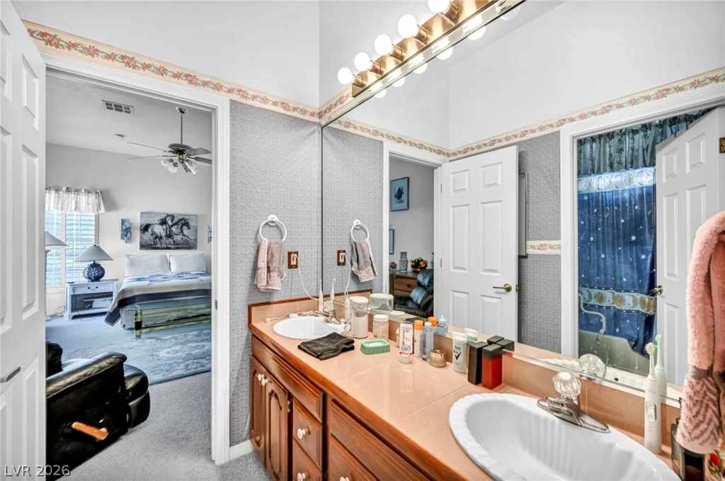 6240 Hualapai, Las Vegas, NV 89149