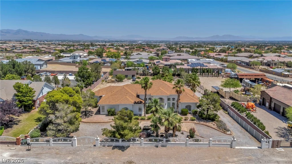 6240 Hualapai, Las Vegas, NV 89149