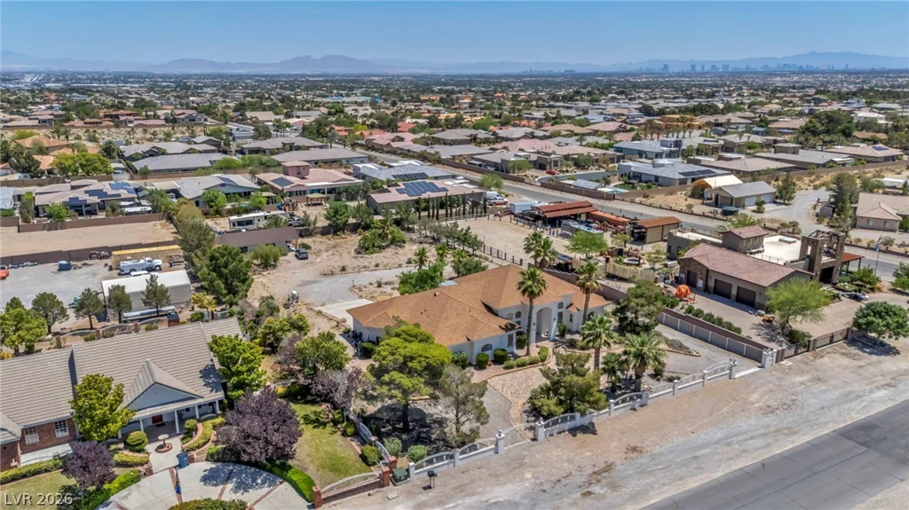 6240 Hualapai, Las Vegas, NV 89149