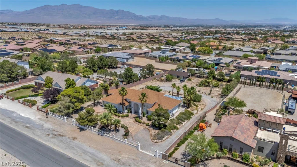 6240 Hualapai, Las Vegas, NV 89149