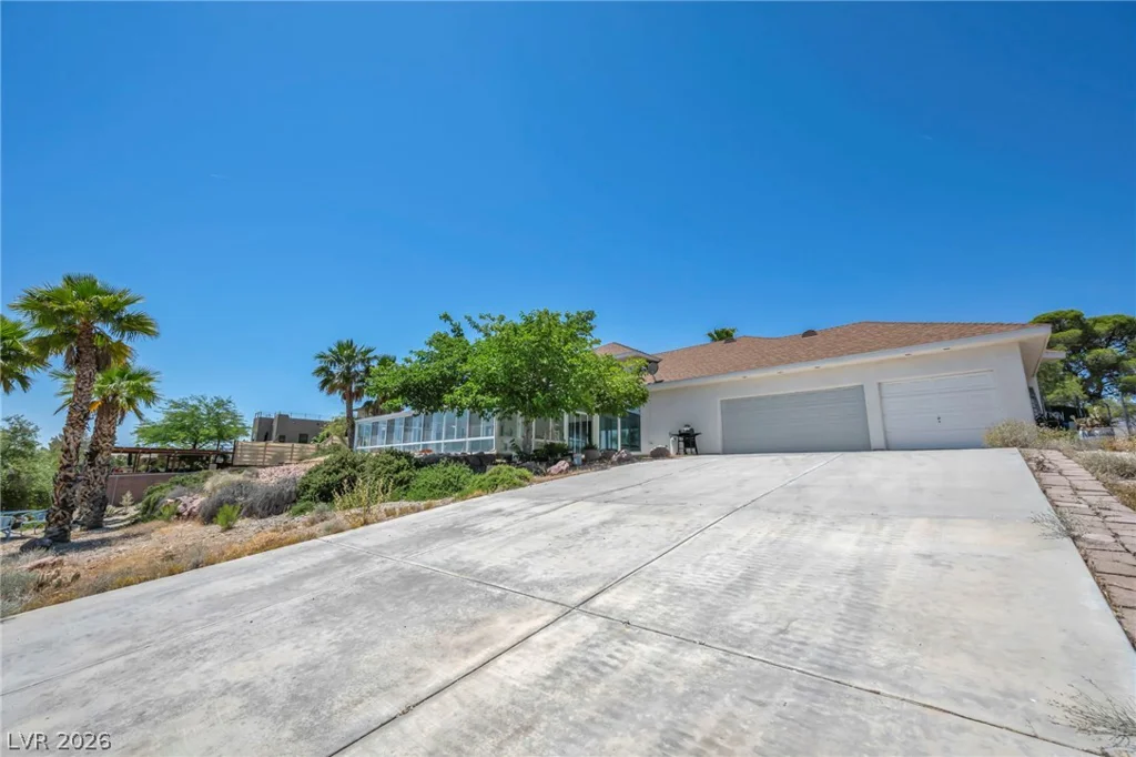 6240 Hualapai, Las Vegas, NV 89149