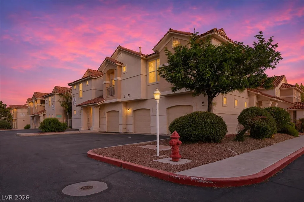 8555 Russell, Las Vegas, NV 89113