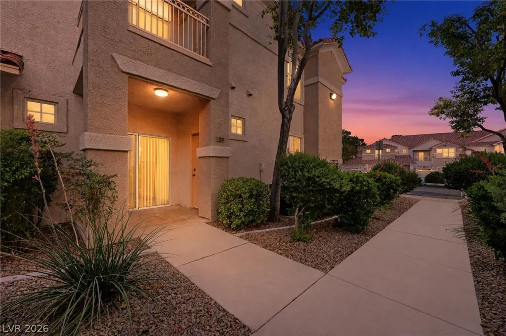 8555 Russell, Las Vegas, NV 89113