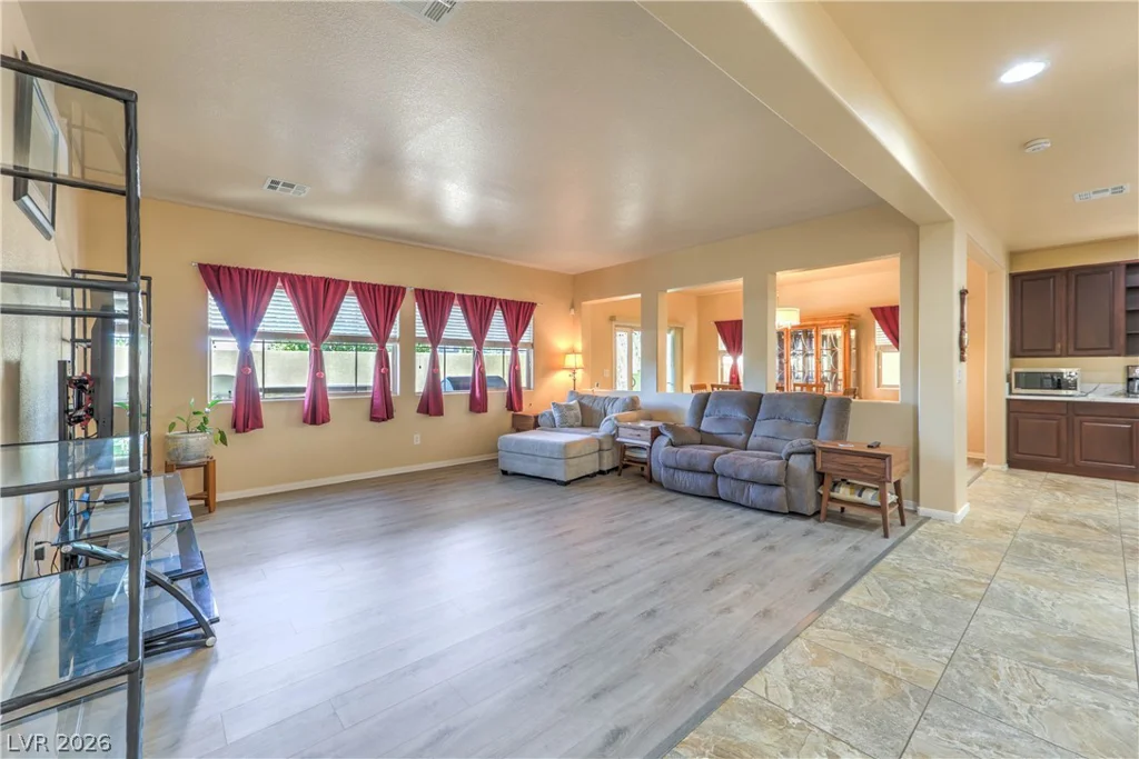 10677 Auburn Springs, Las Vegas, NV 89166