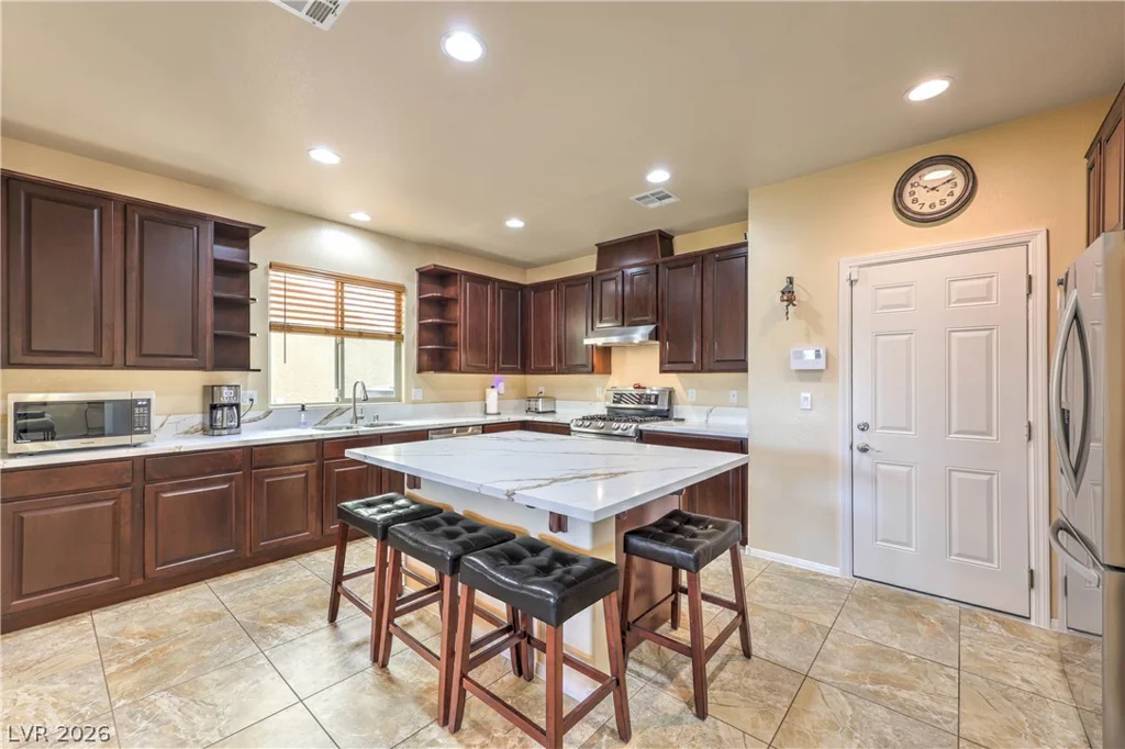 10677 Auburn Springs, Las Vegas, NV 89166