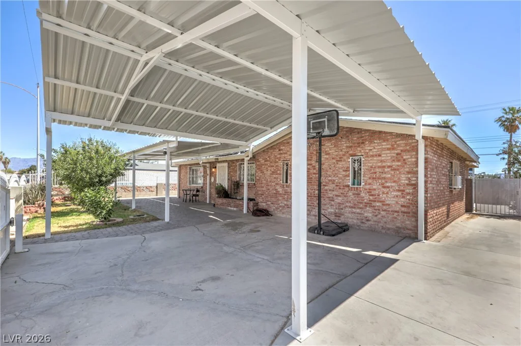 1708 Luning, Las Vegas, NV 89106