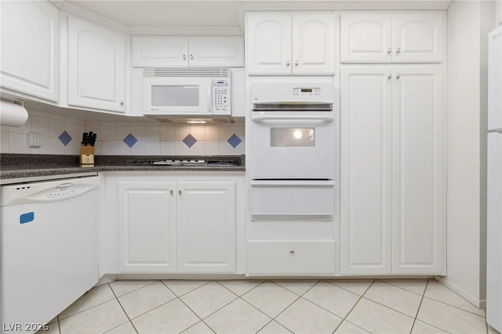 3630 Blackstone, Las Vegas, NV 89121