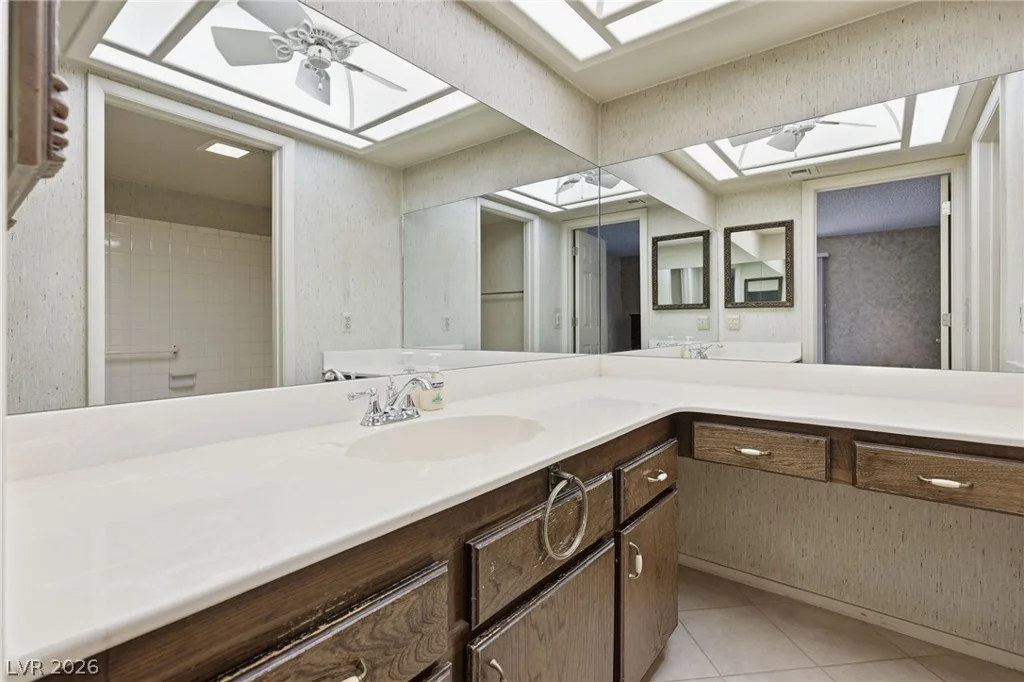 3630 Blackstone, Las Vegas, NV 89121