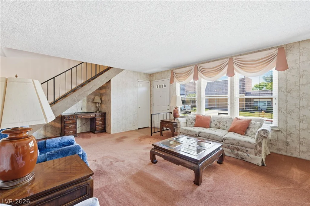 3630 Blackstone, Las Vegas, NV 89121