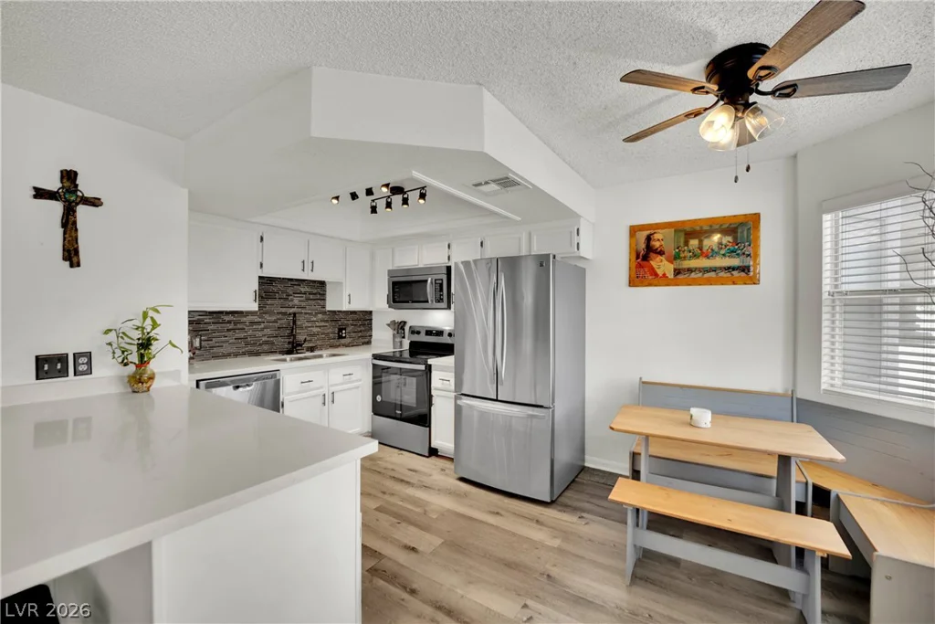 929 Rockview, Las Vegas, NV 89128