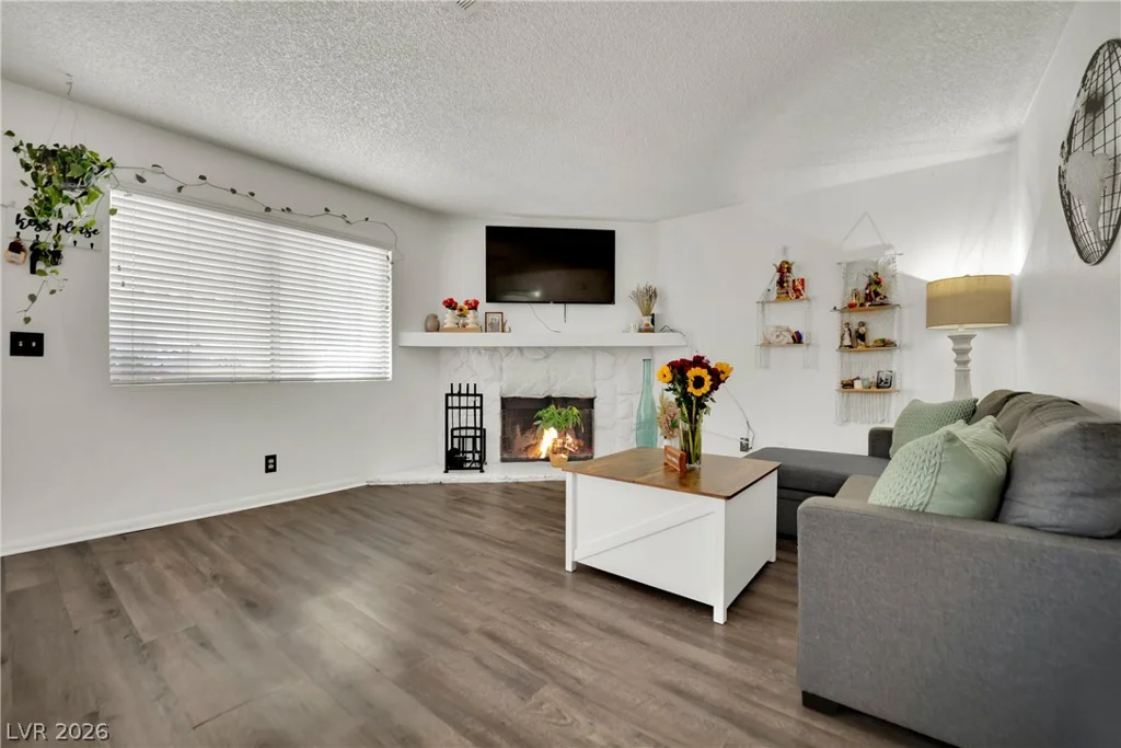929 Rockview, Las Vegas, NV 89128