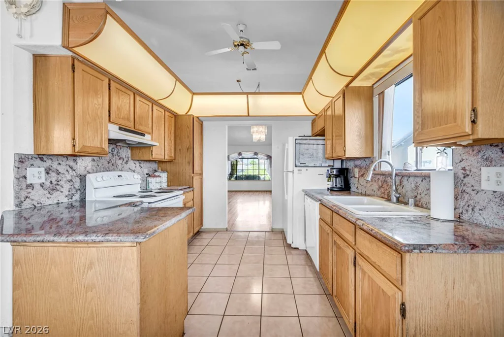 7713 Leavorite, Las Vegas, NV 89128