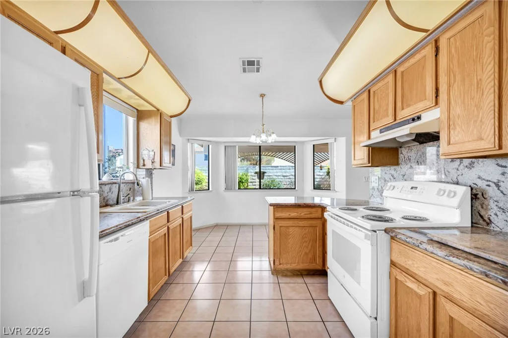 7713 Leavorite, Las Vegas, NV 89128