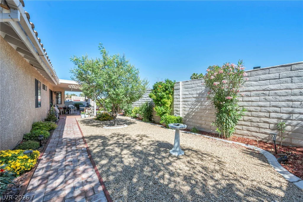 7713 Leavorite, Las Vegas, NV 89128