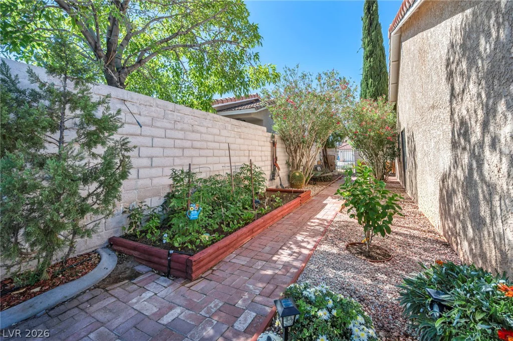 7713 Leavorite, Las Vegas, NV 89128