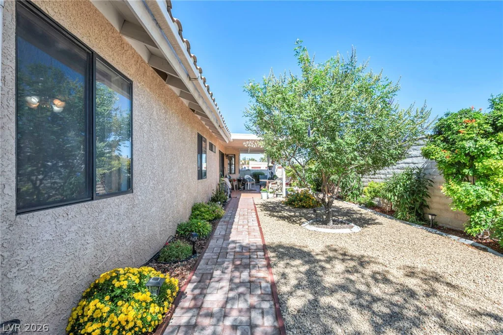 7713 Leavorite, Las Vegas, NV 89128