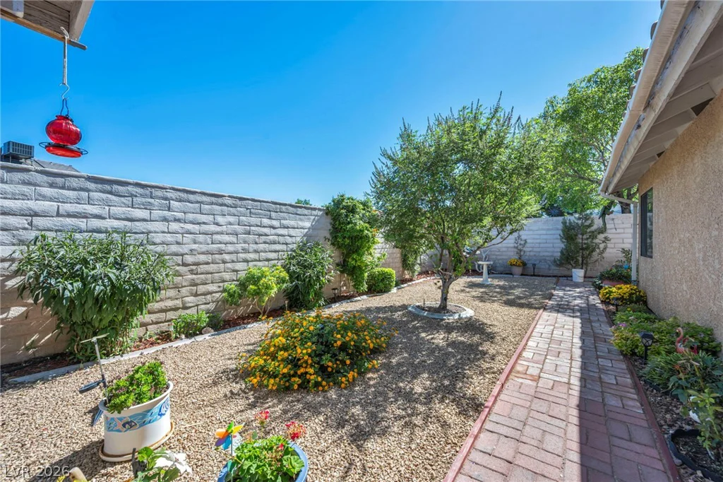 7713 Leavorite, Las Vegas, NV 89128