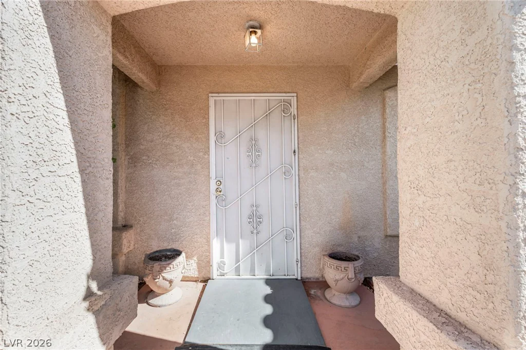 7713 Leavorite, Las Vegas, NV 89128