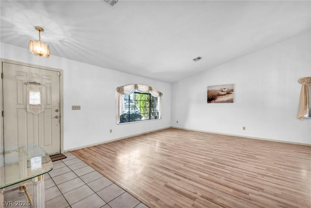 7713 Leavorite, Las Vegas, NV 89128