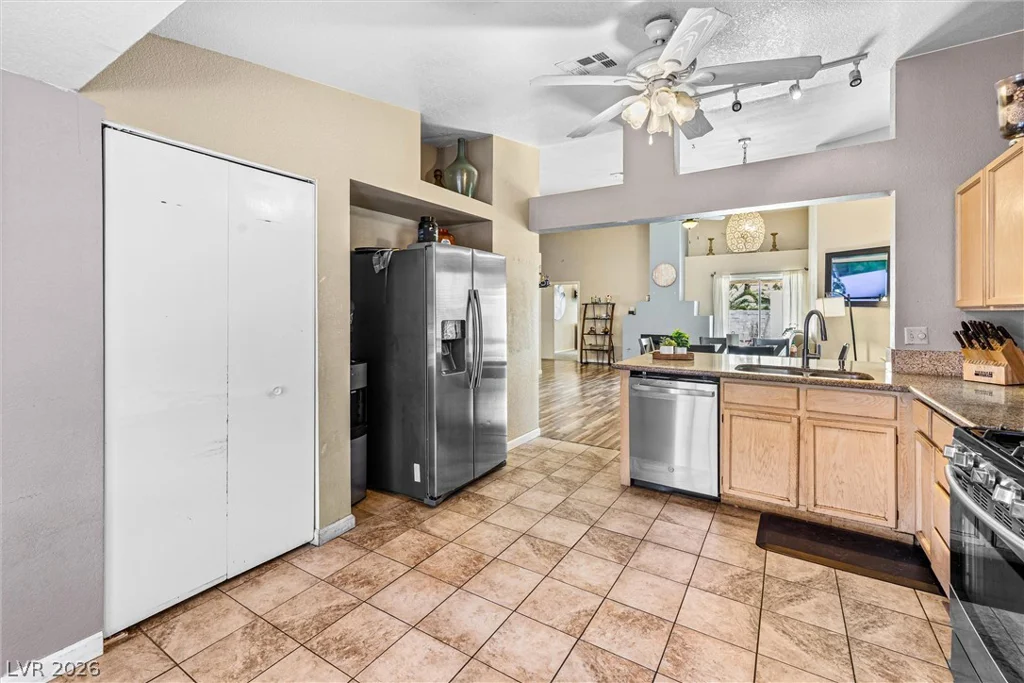 1624 Palmae, Las Vegas, NV 89128
