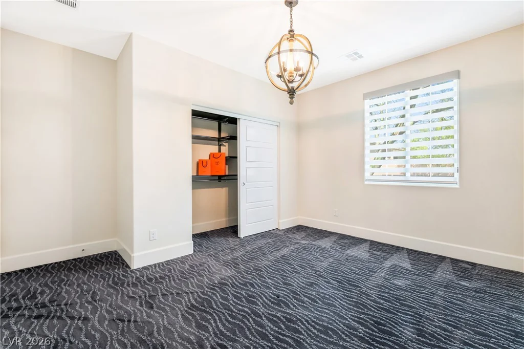 9335 Las Haciendas, Las Vegas, NV 89148