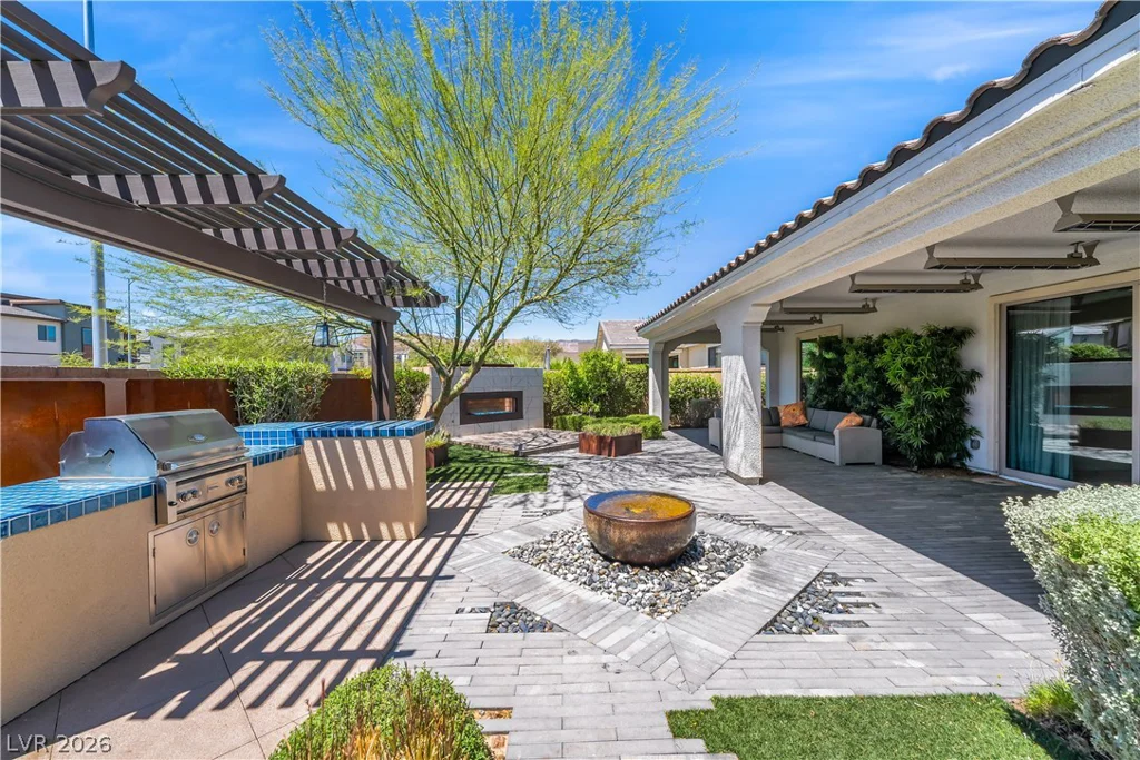 9335 Las Haciendas, Las Vegas, NV 89148