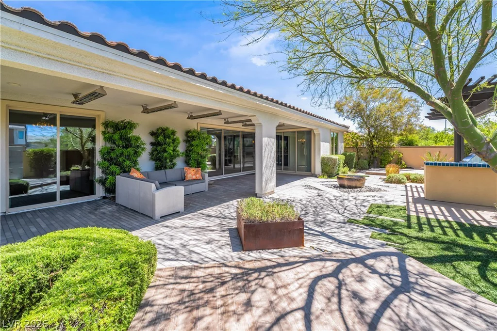 9335 Las Haciendas, Las Vegas, NV 89148