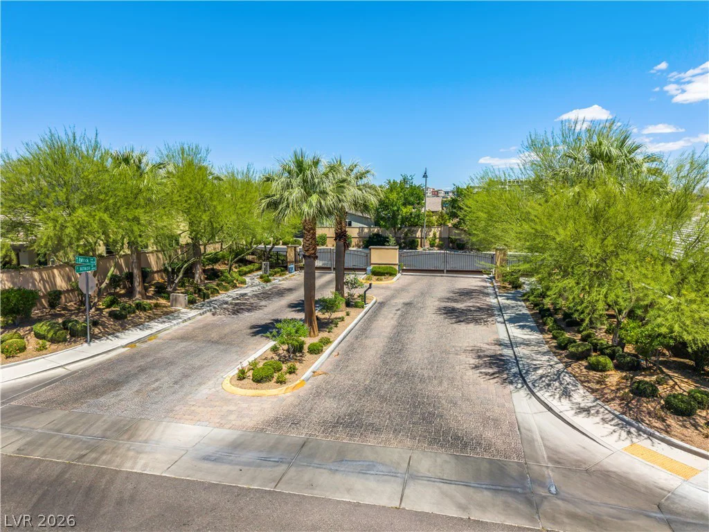 9335 Las Haciendas, Las Vegas, NV 89148