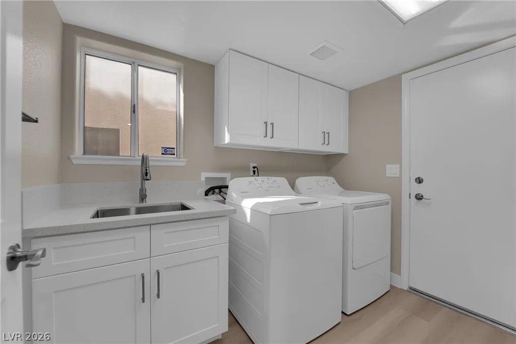 2328 Hunt Club, Las Vegas, NV 89128