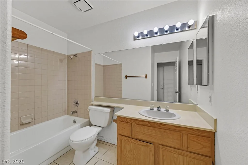 1692 Navarre, Henderson, NV 89014