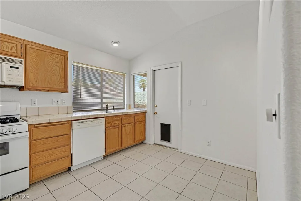 1692 Navarre, Henderson, NV 89014