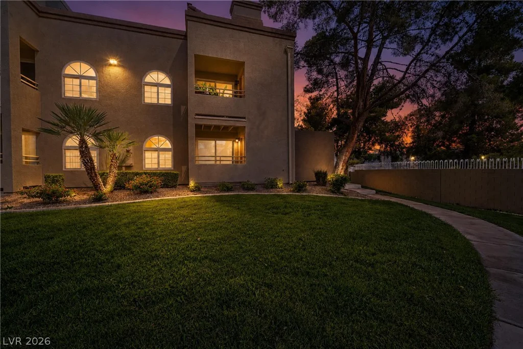 3145 Flamingo, Las Vegas, NV 89121