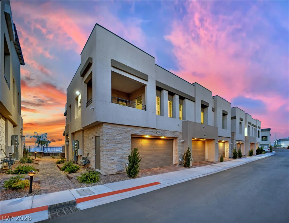 600 Carriage Hill, Las Vegas, NV 89138