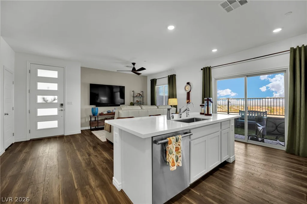 600 Carriage Hill, Las Vegas, NV 89138