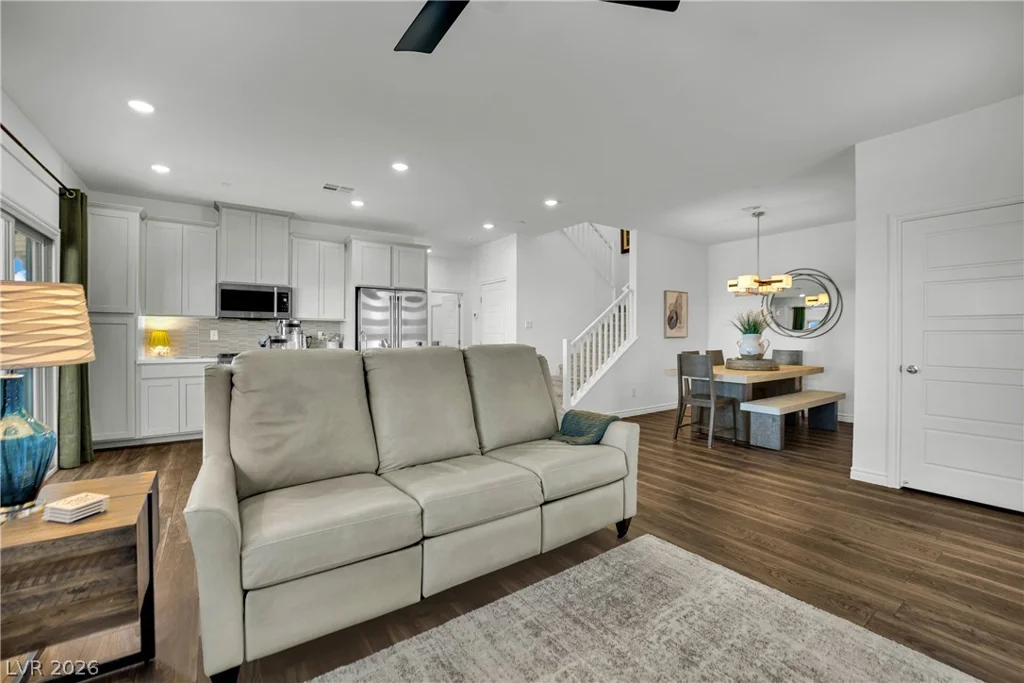 600 Carriage Hill, Las Vegas, NV 89138