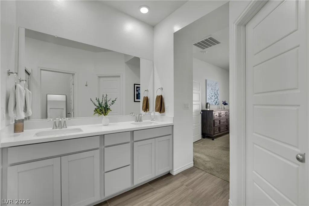 600 Carriage Hill, Las Vegas, NV 89138