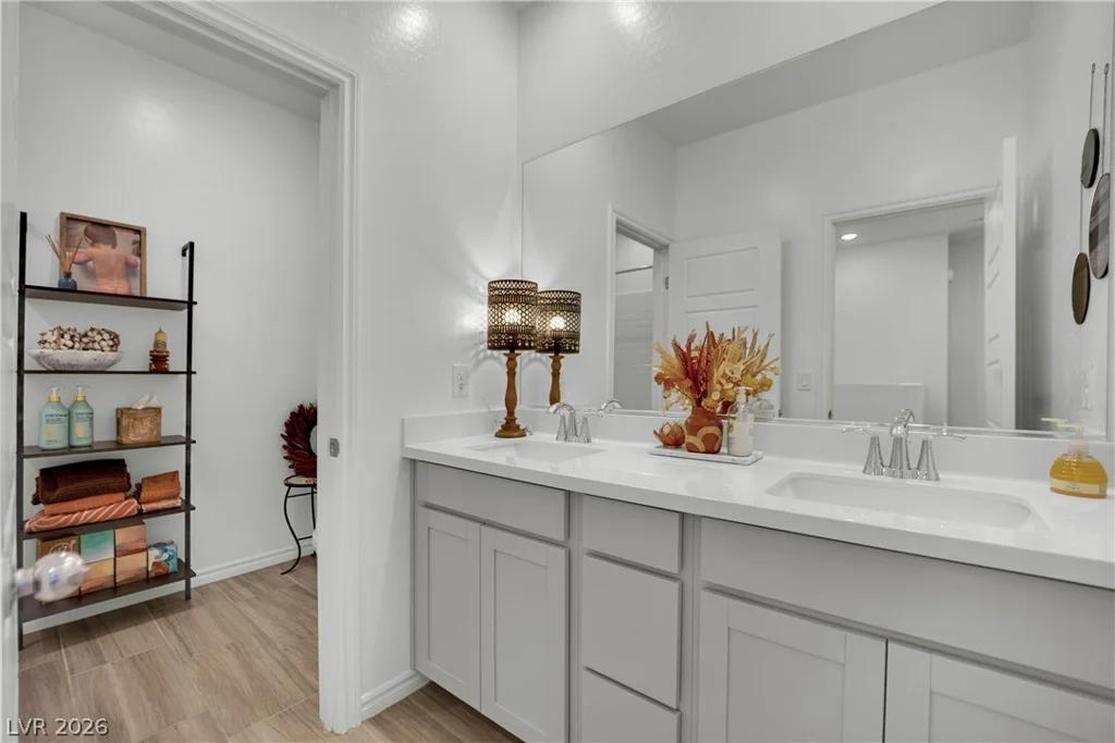 600 Carriage Hill, Las Vegas, NV 89138