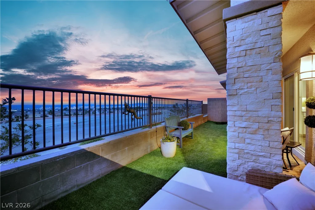 600 Carriage Hill, Las Vegas, NV 89138