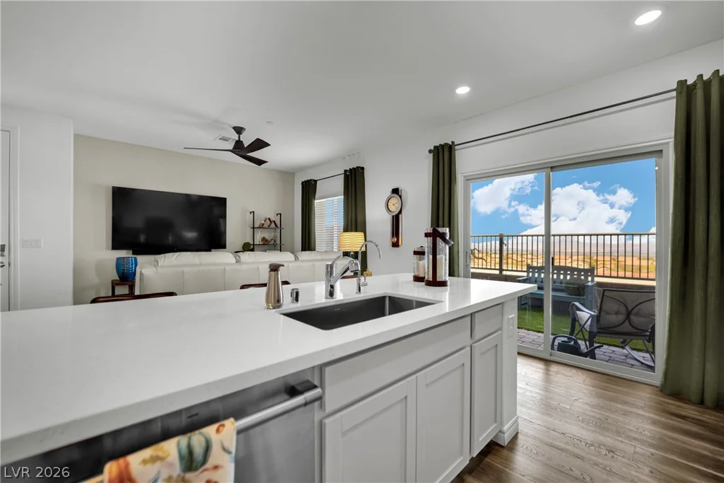 600 Carriage Hill, Las Vegas, NV 89138