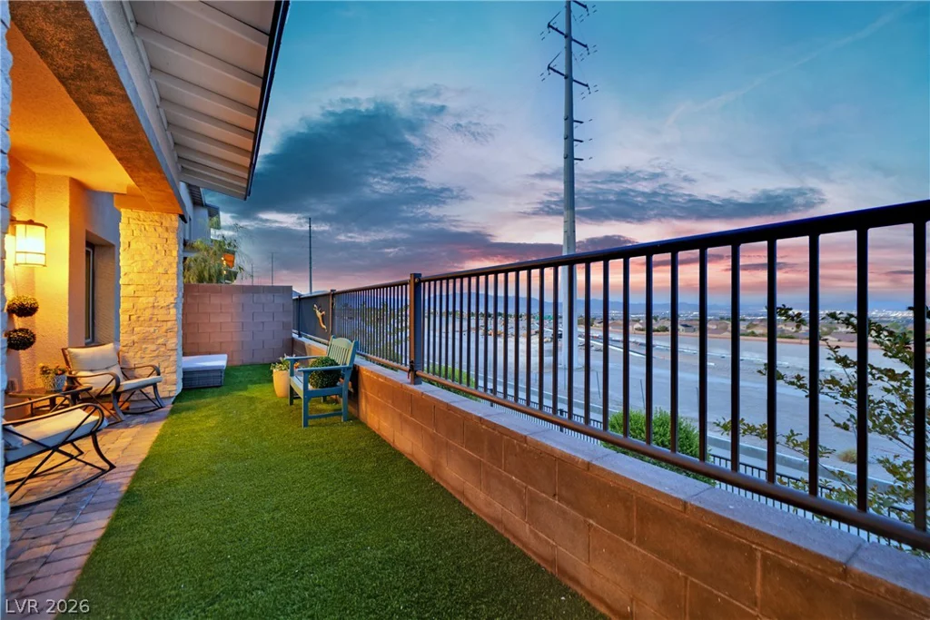 600 Carriage Hill, Las Vegas, NV 89138