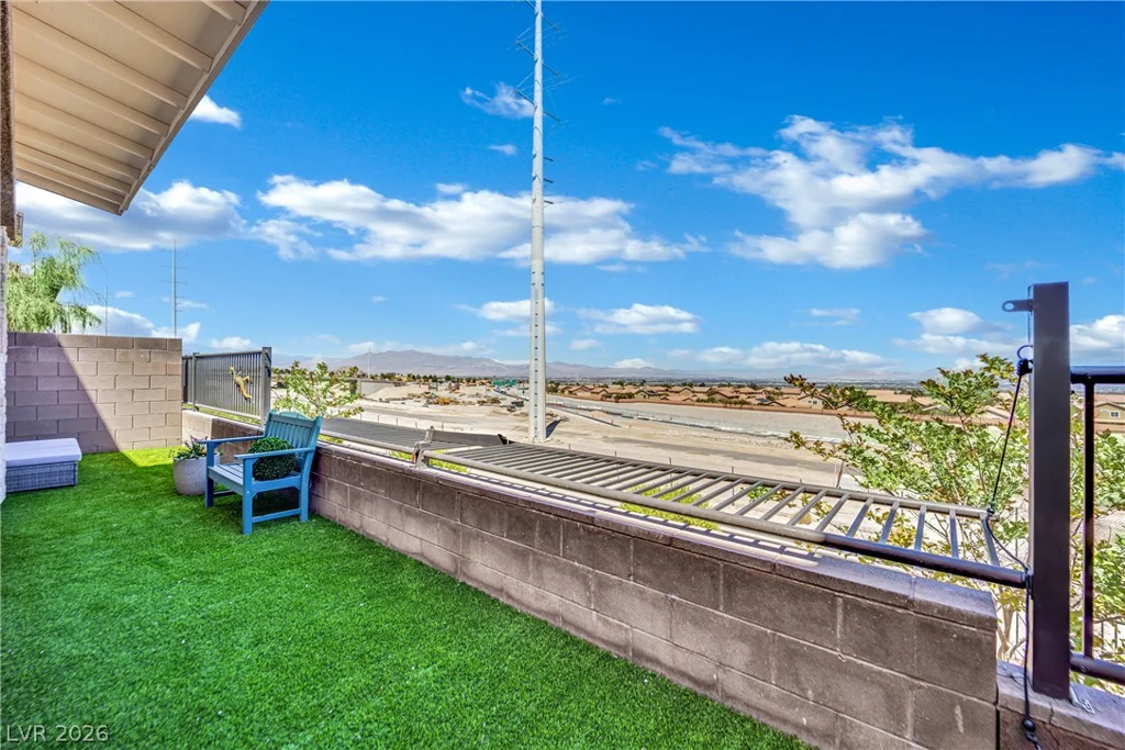 600 Carriage Hill, Las Vegas, NV 89138