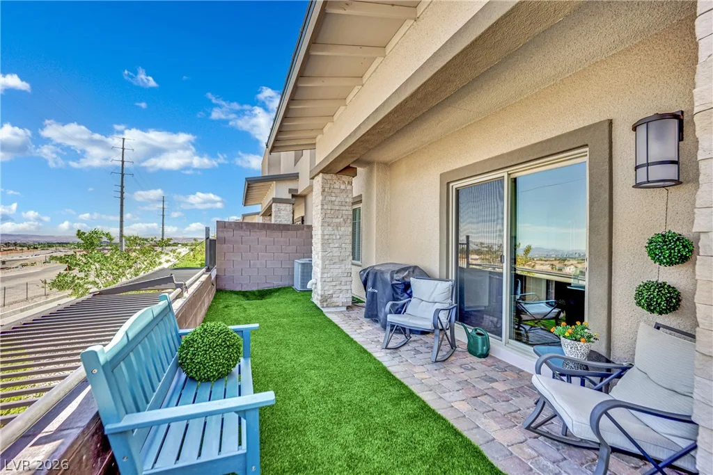 600 Carriage Hill, Las Vegas, NV 89138