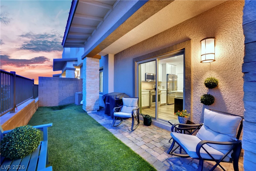 600 Carriage Hill, Las Vegas, NV 89138