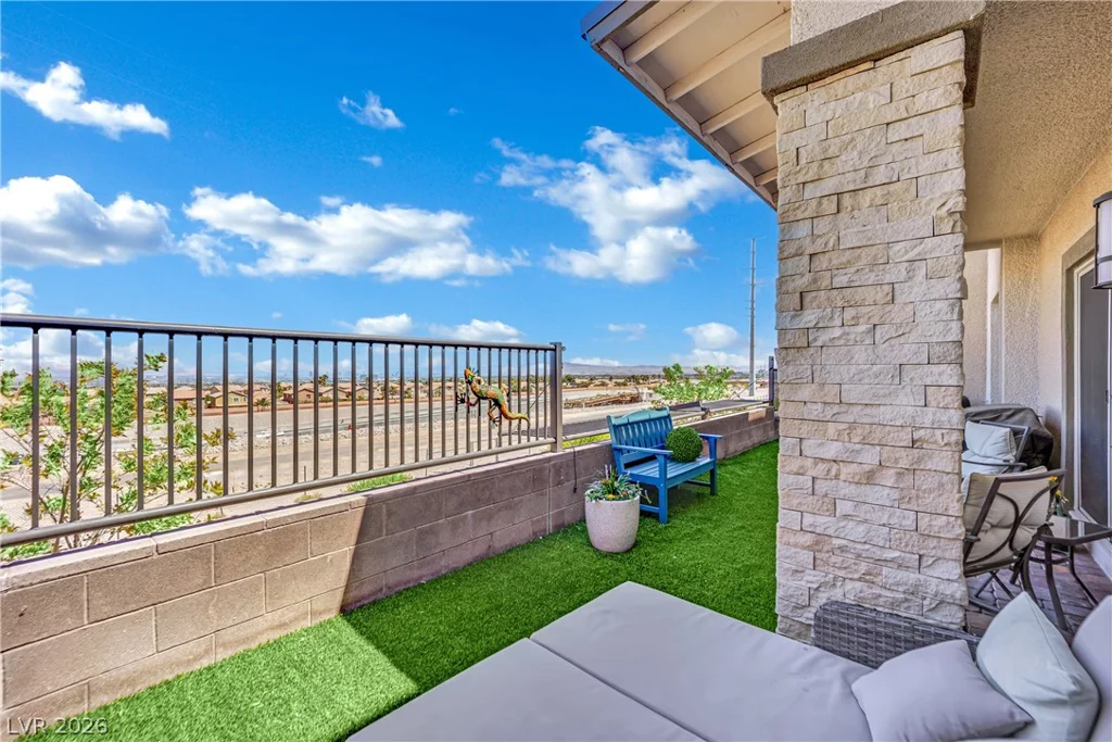 600 Carriage Hill, Las Vegas, NV 89138