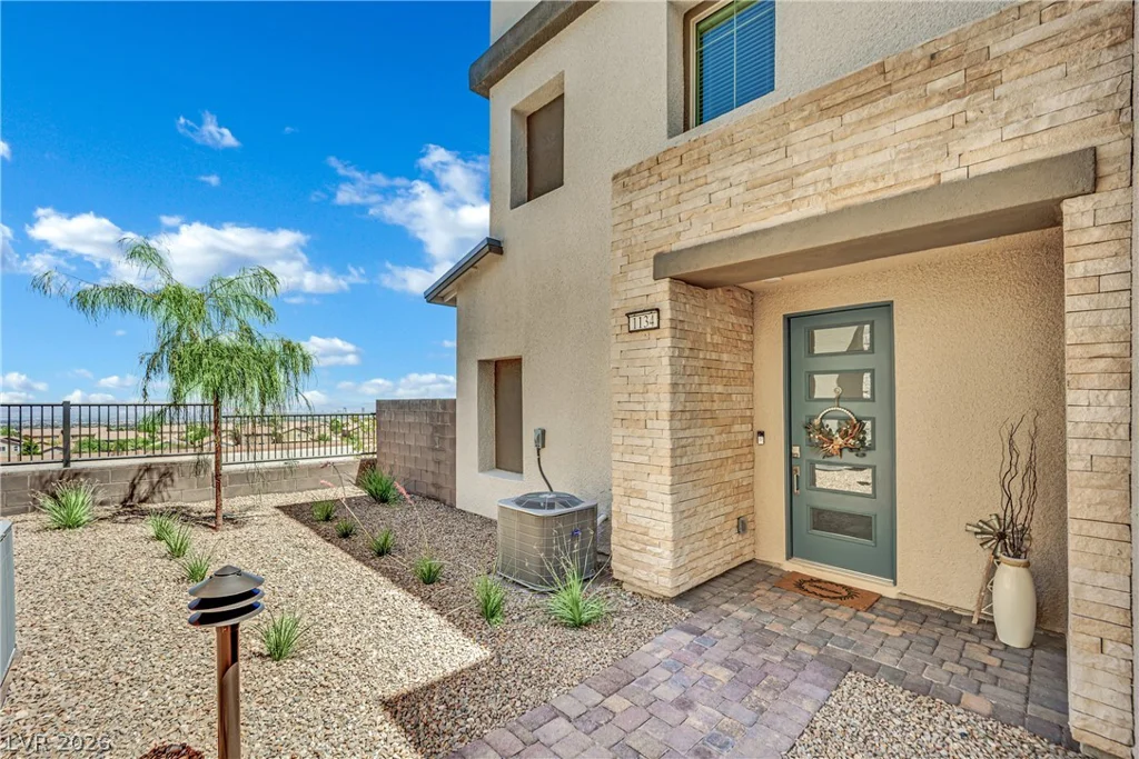 600 Carriage Hill, Las Vegas, NV 89138