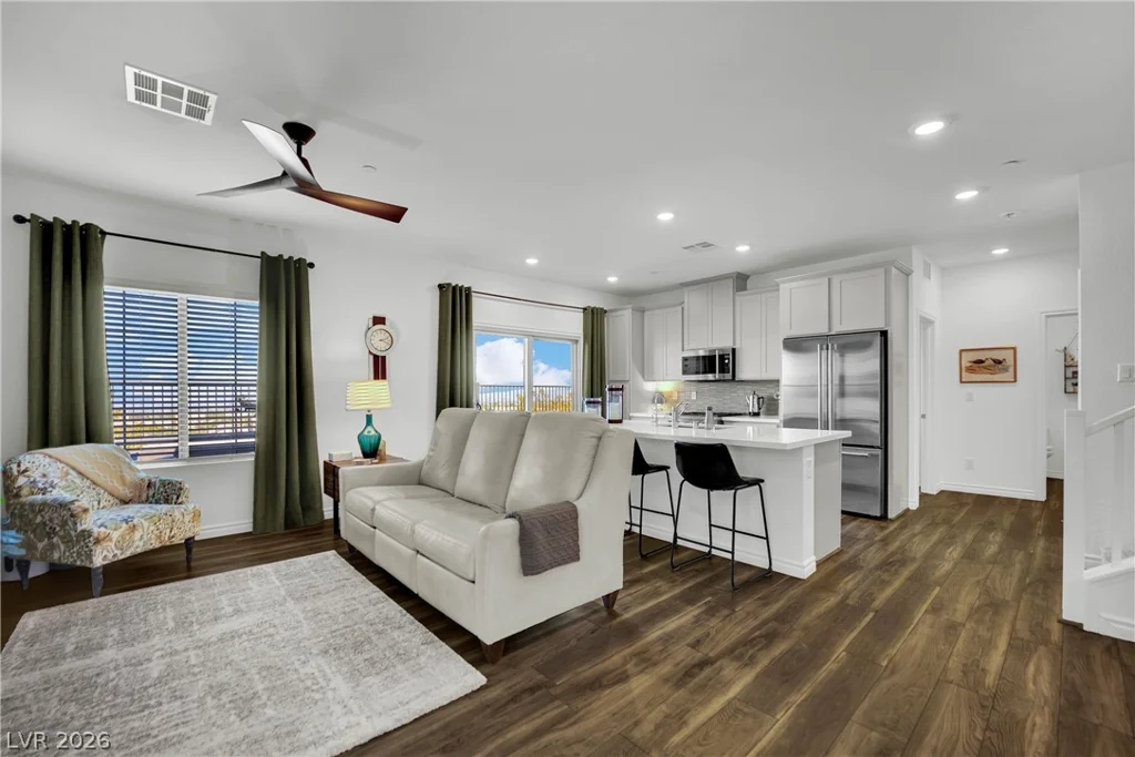 600 Carriage Hill, Las Vegas, NV 89138