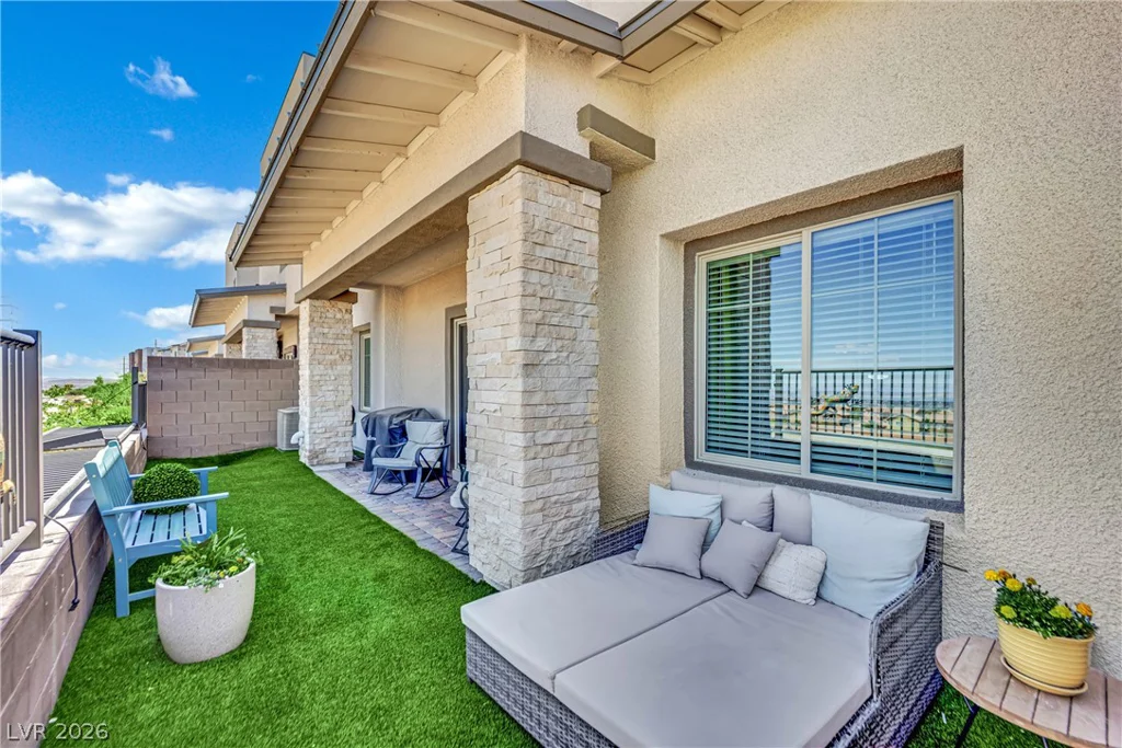 600 Carriage Hill, Las Vegas, NV 89138