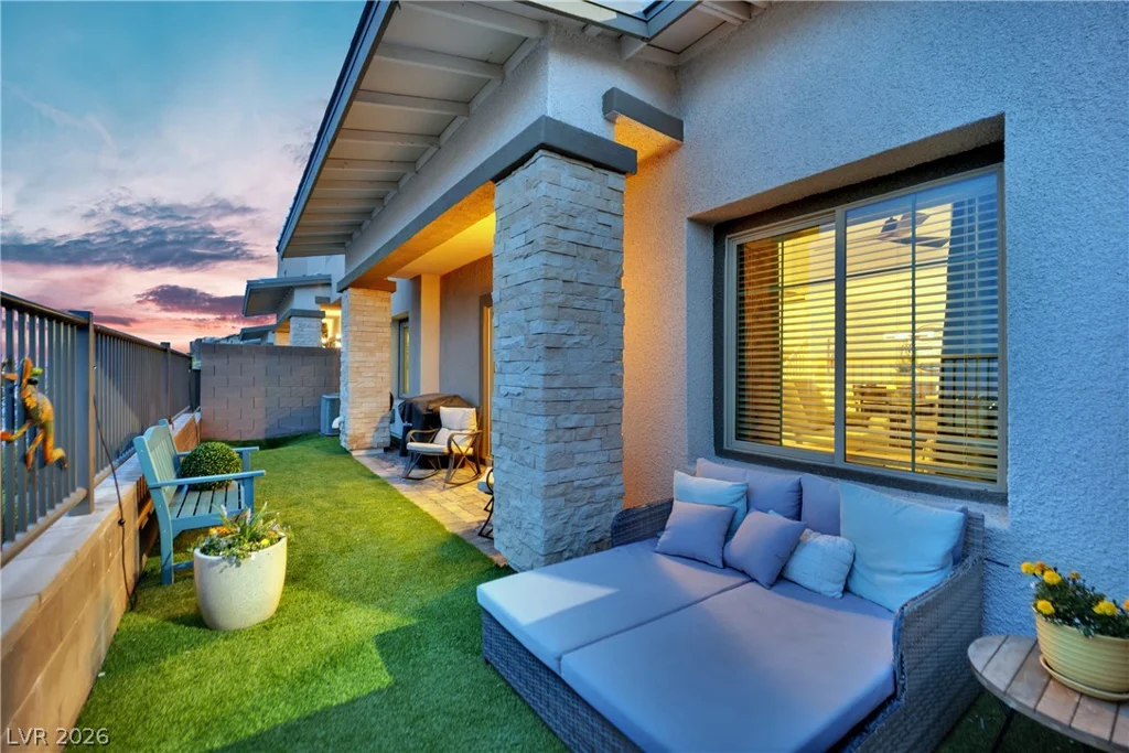 600 Carriage Hill, Las Vegas, NV 89138